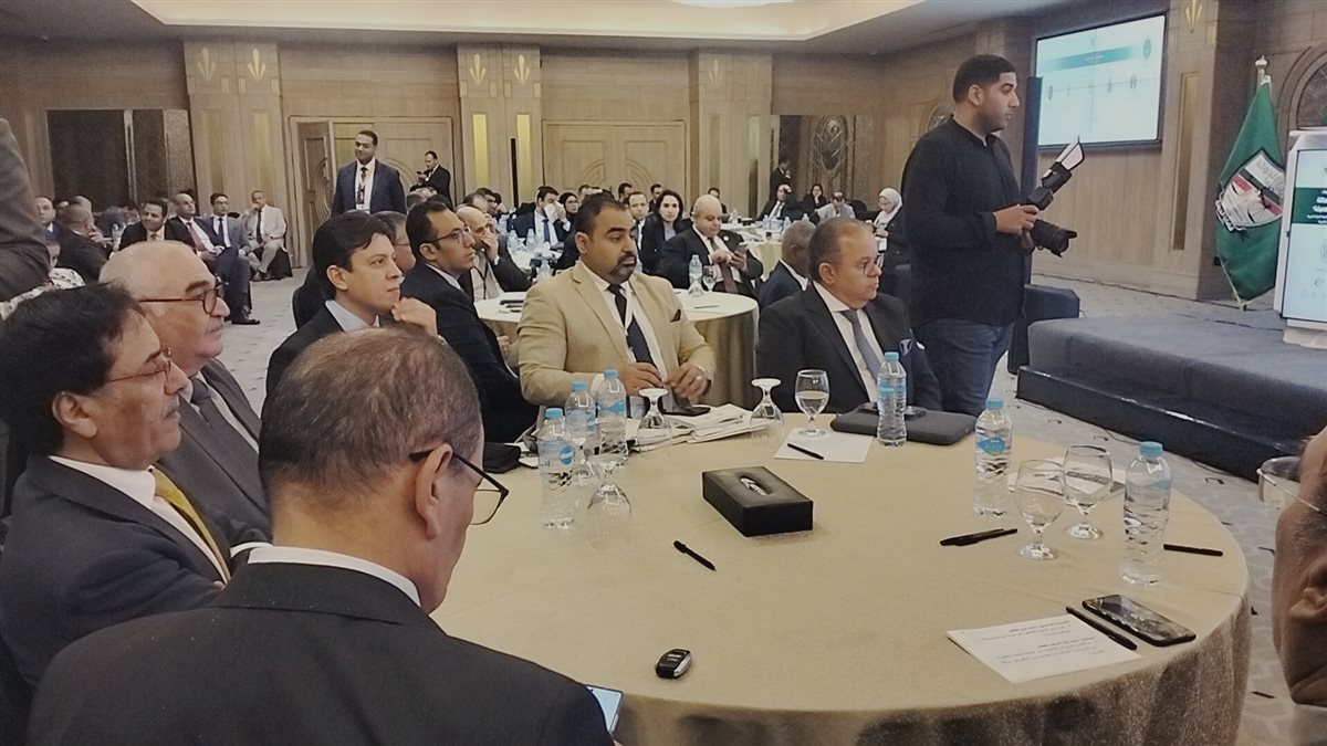 المستشار الدكتور حسين مدكور رئيس هيئة قضايا الدولة والمستشار محمد عامر الأمين العام من فعاليات المؤتمر