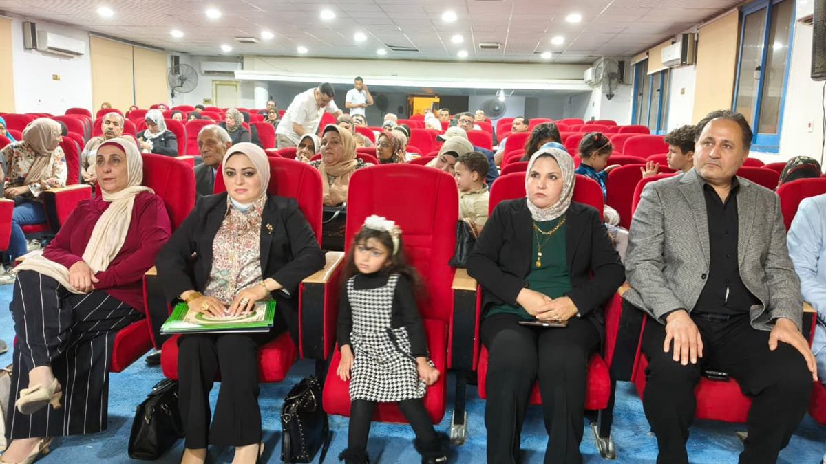 “سواعد تبني الوطن”.. ثقافة الفيوم تحتفي بعيد العمال بفقرات وطنية وفنية كبرى بنادي المحافظة
