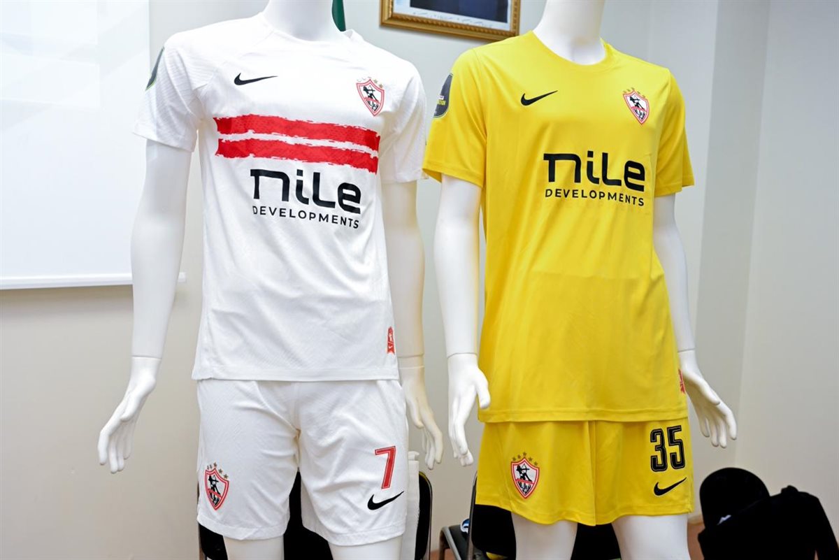 الزي التقليدي لنادي الزمالك