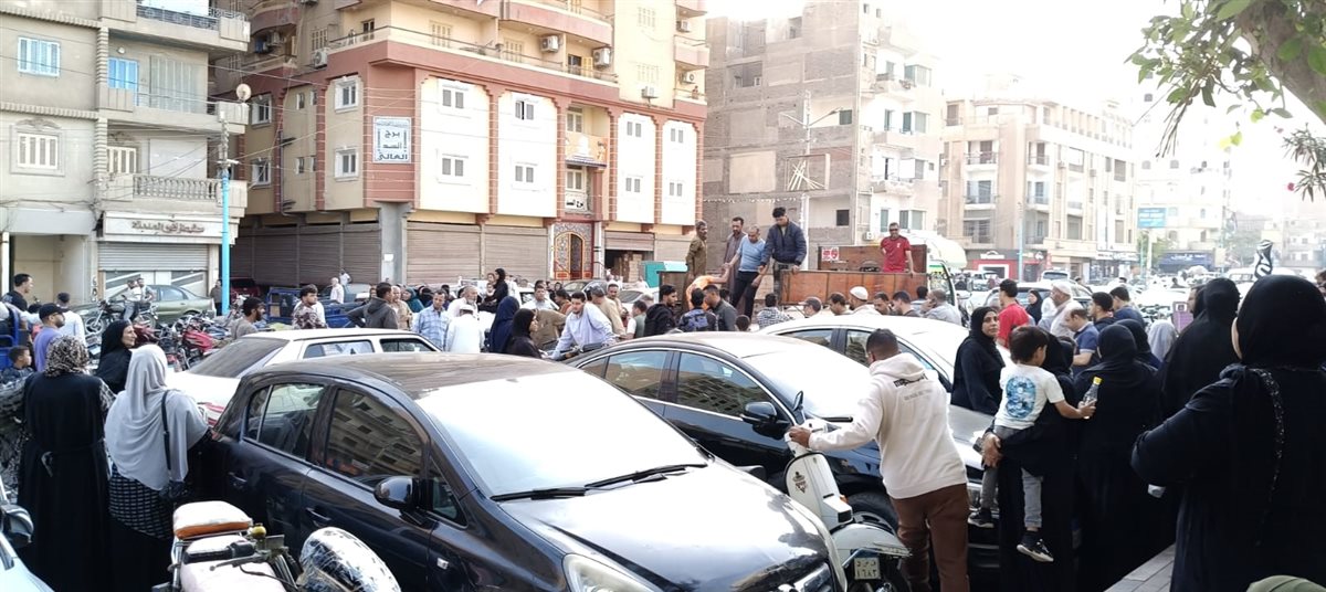 المئات يشيعون جثمان أب لقى مصرع فى حريق شقته وإصيبت زوجته وأولاده بالفيوم