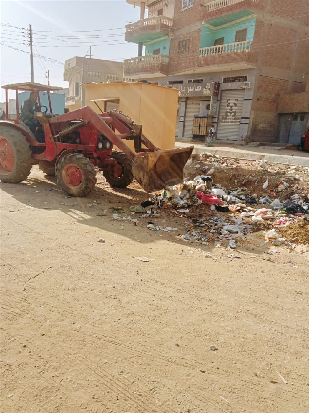 حملات مكثفة للنظافة ورفع الإشغالات وتحسين المظهر الحضاري بمركزي إطسا وسنورس