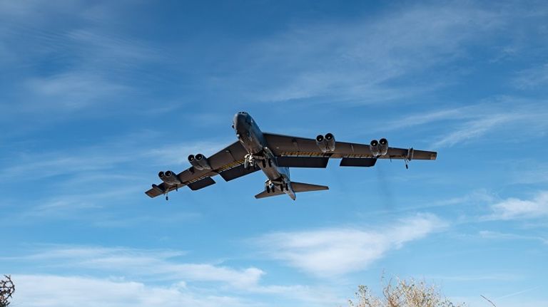 <strong>قاذفة بي-52</strong>