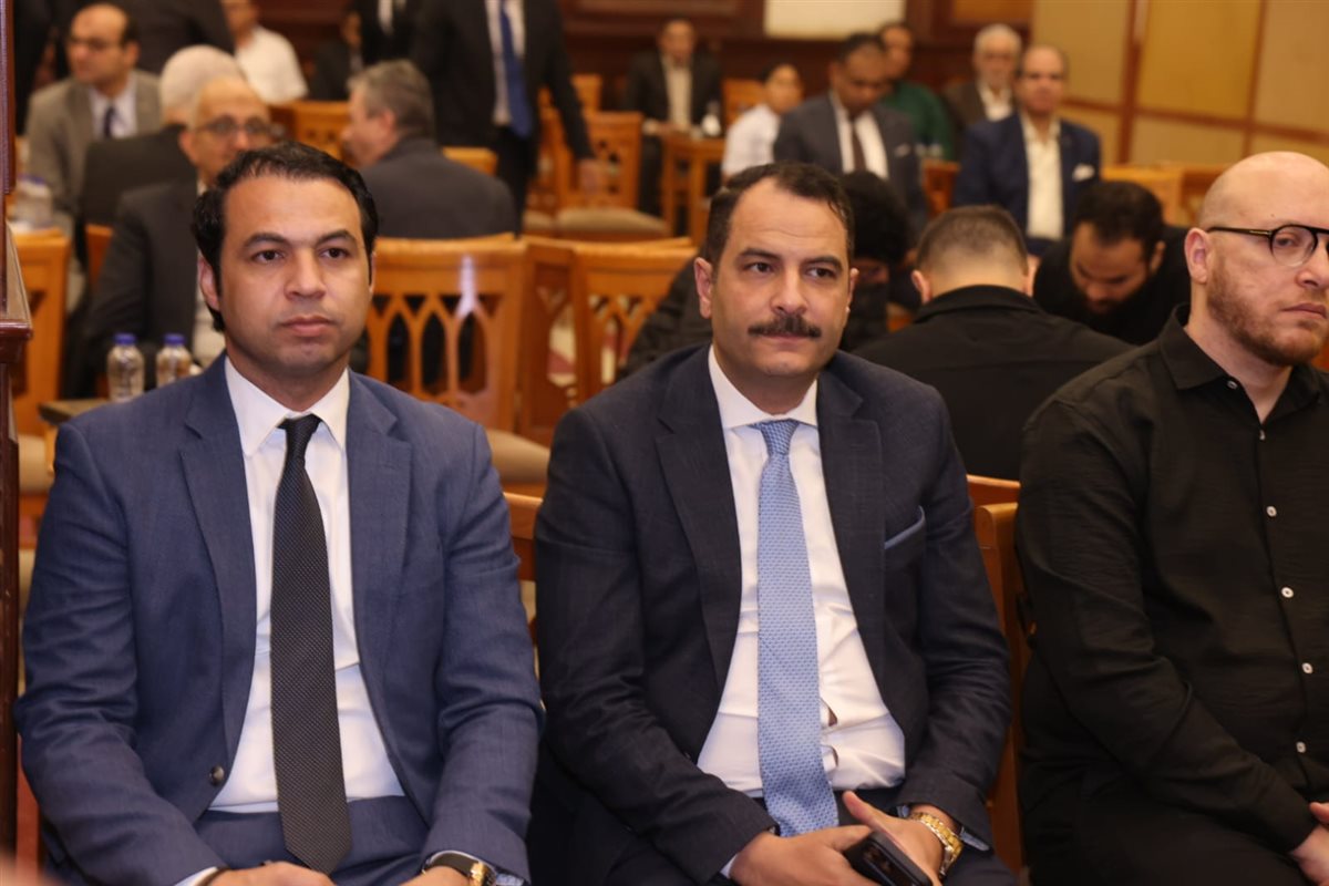 جانب من تقديم واجب العزاء