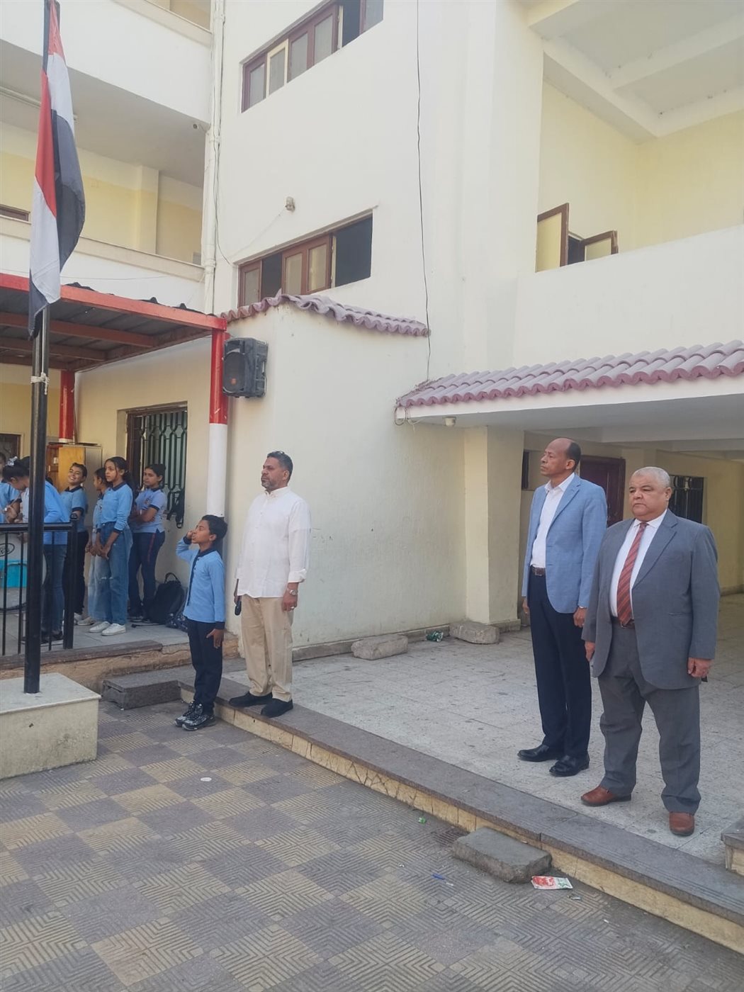 دقيقة حداد من طلاب المدرسة