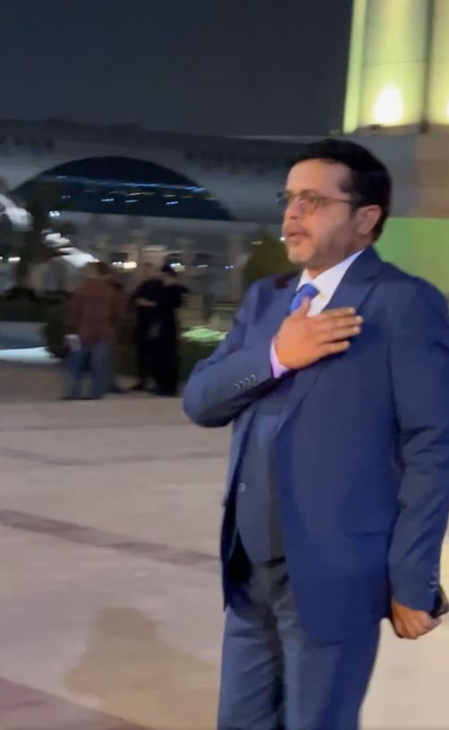 محمد هنيدي في عزاء عبدالرحمن أبو زهرة