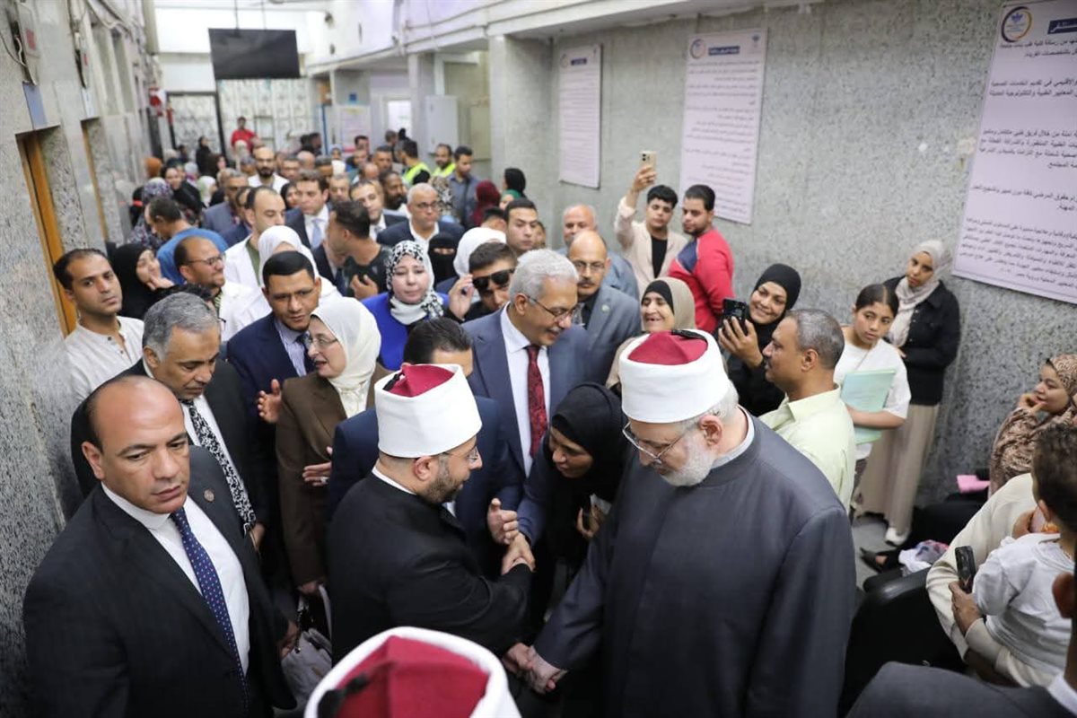 وزير الأوقاف مرحبا بوكيل الأزهر السابق