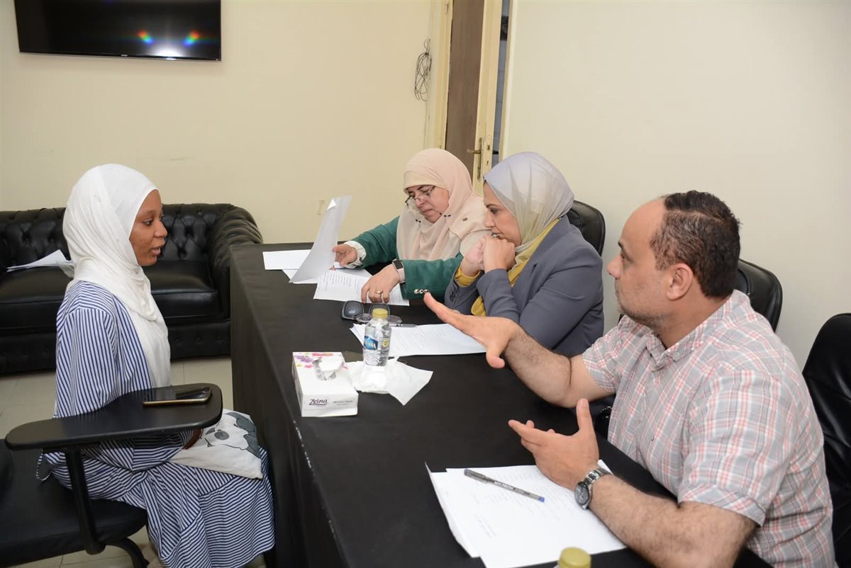 اختبارات برنامج قيادات نسائية حول العالم