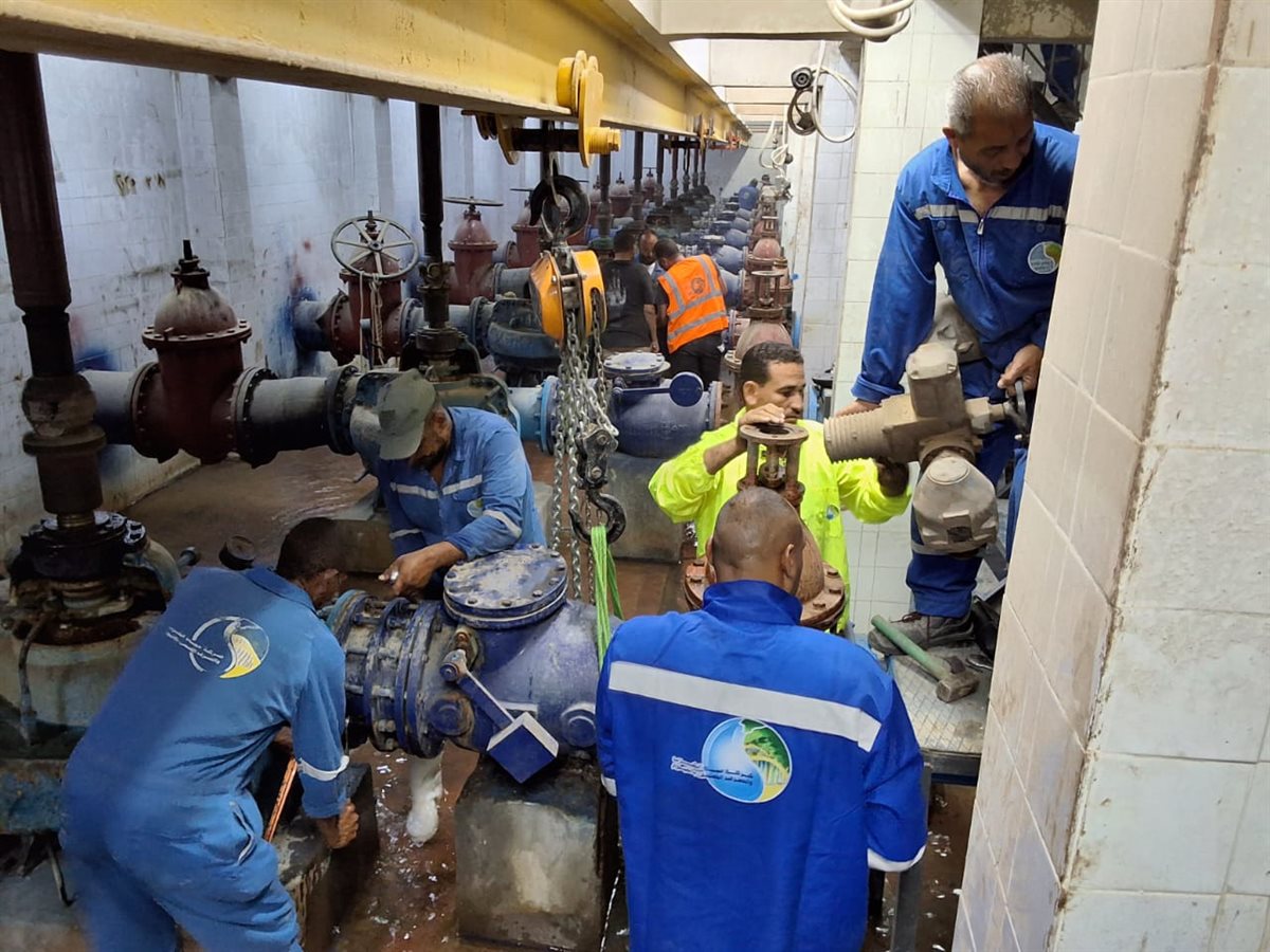 رئيس مياه الفيوم يترأس أعمال الصيانة الوقائية بعنبر الطلمبات النقية بمحطة مياه العزب الجديدة