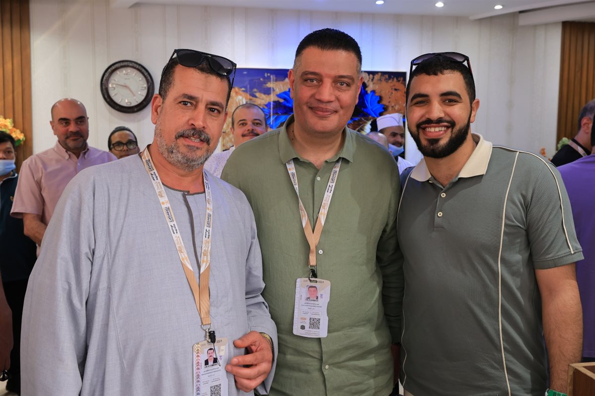 جانب من متابعة حجاج الجمعيات الأهلية