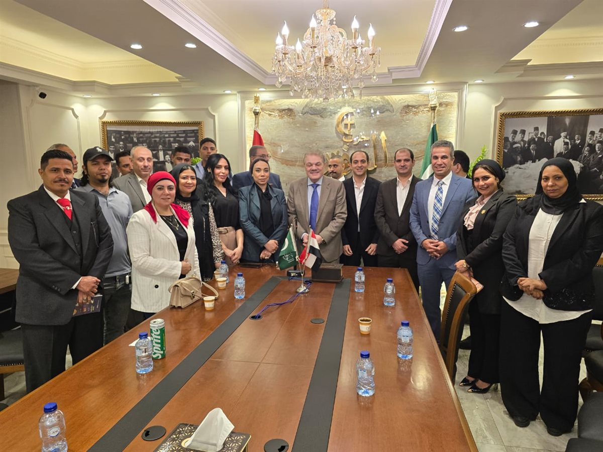 أعضاء كيان شباب إيد في إيد