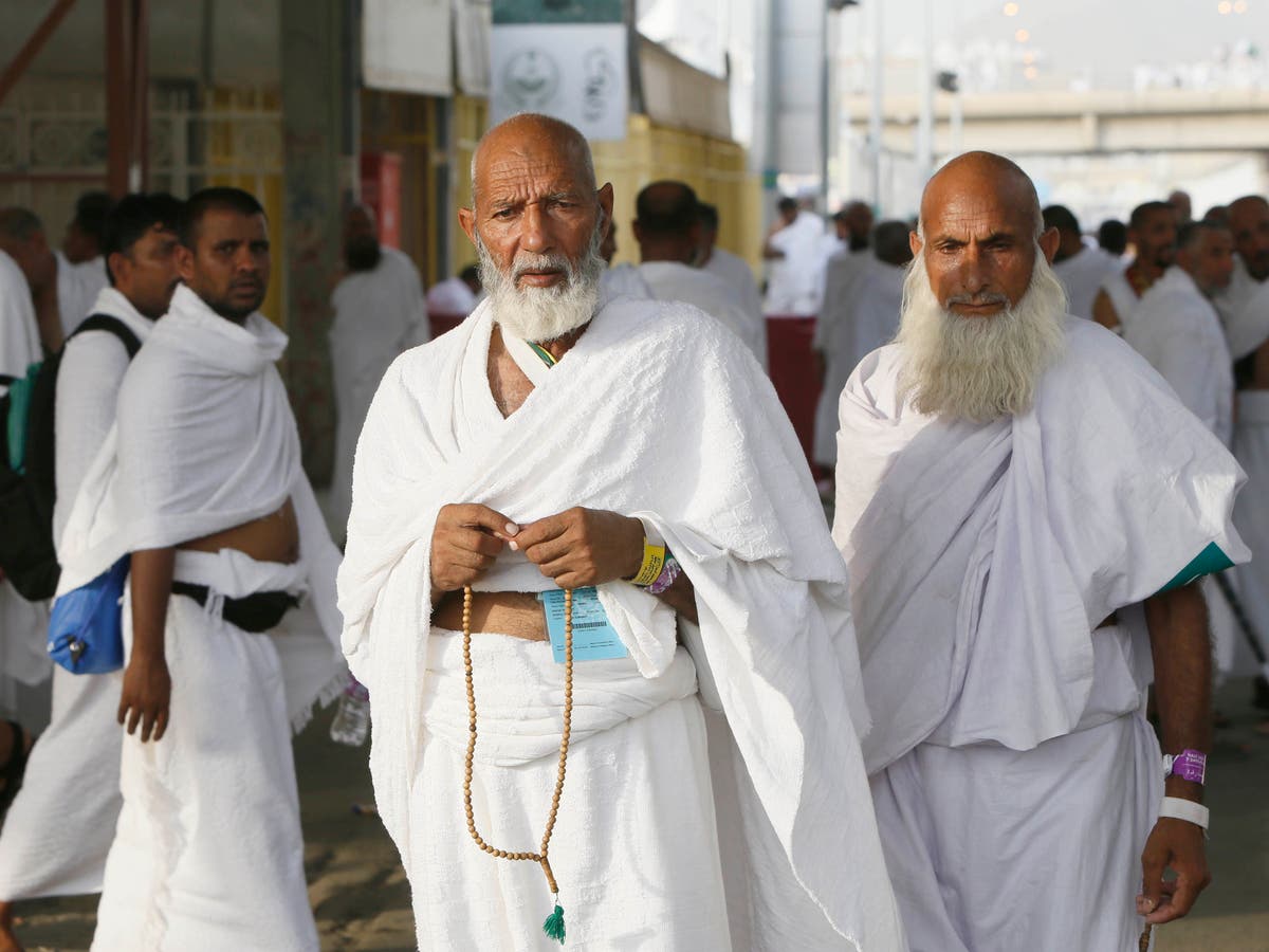 هل يجب إعادة النية عند الخطأ في التلبية
