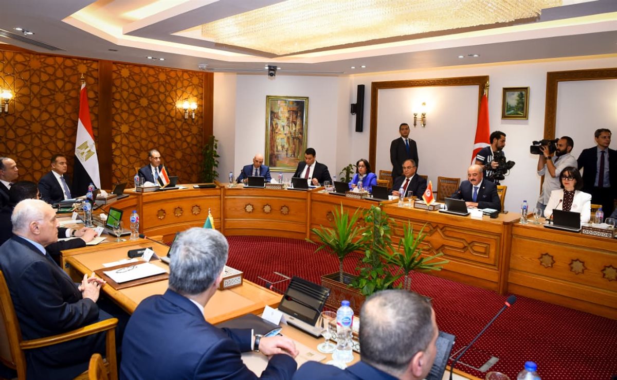 <strong>وزراء خارجية مصر والجزائر وتونس يلتقون المبعوثة الخاصة للسكرتير العام للأمم المتحدة لدى ليبيا</strong>