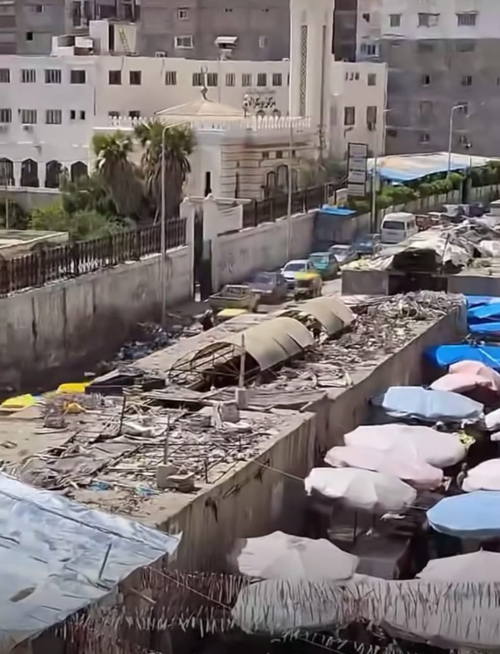 جانب من سوق المعهد الديني