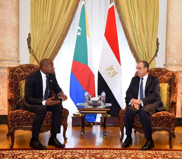 <strong>وزير الخارجية يستقبل نظيره القُمري لبحث سبل تعزيز العلاقات الثنائية والتنسيق حول القضايا الإقليمية والدولية</strong>