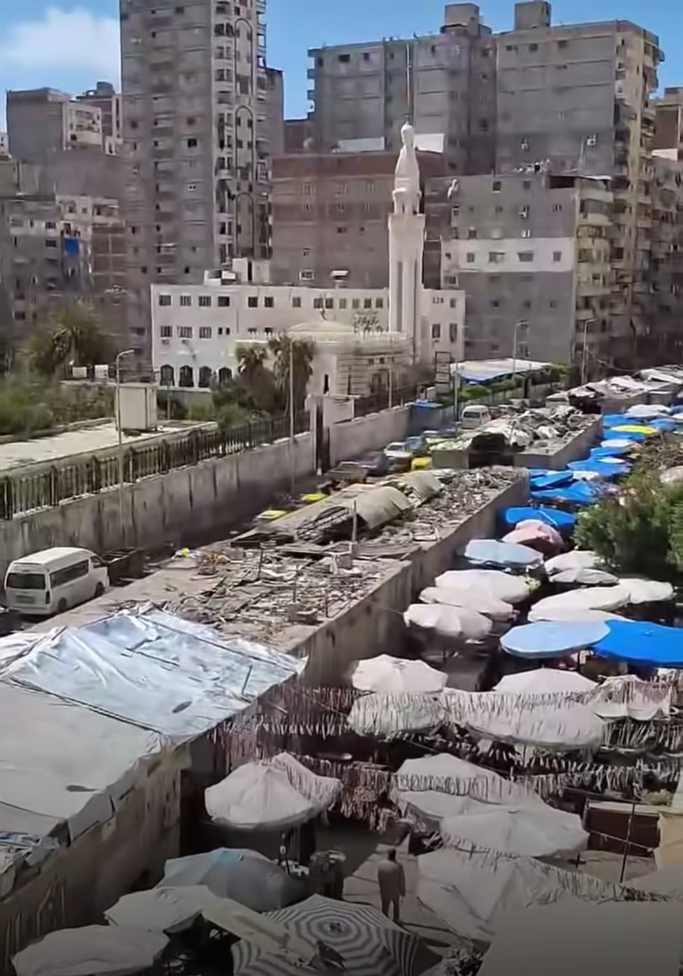 جانب من فوضى وعشوائية المعهد الديني