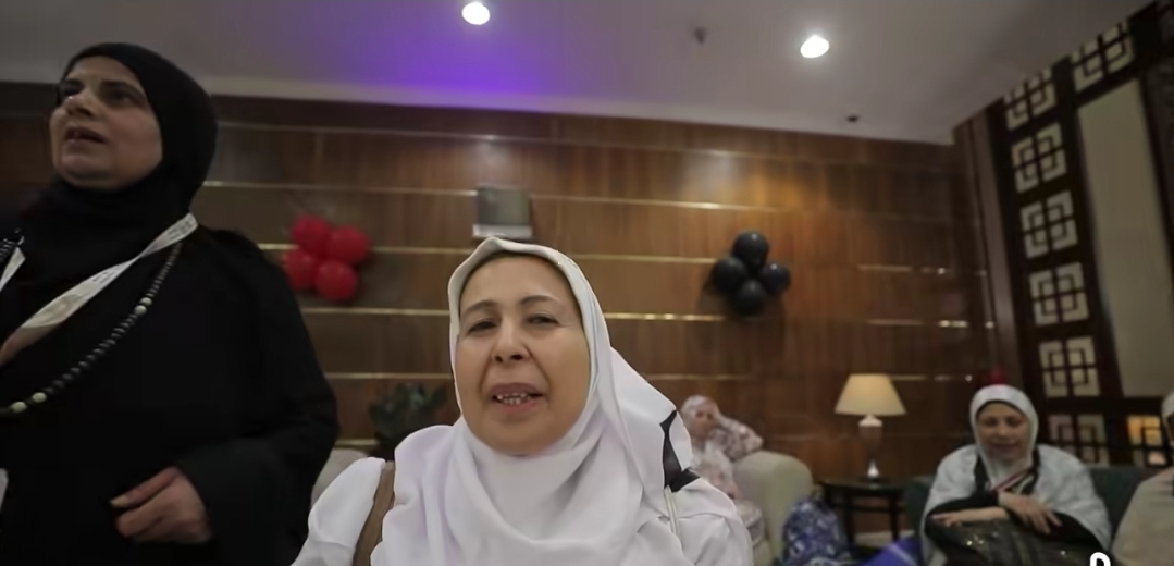 ضباط البعثة يواصلون تقديم الرعاية والخدمات لضيوف الرحمن استعدادًا لأداء الركن الأعظم من الحج
