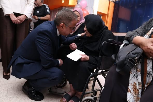 جانب من تهنئة المحافظ