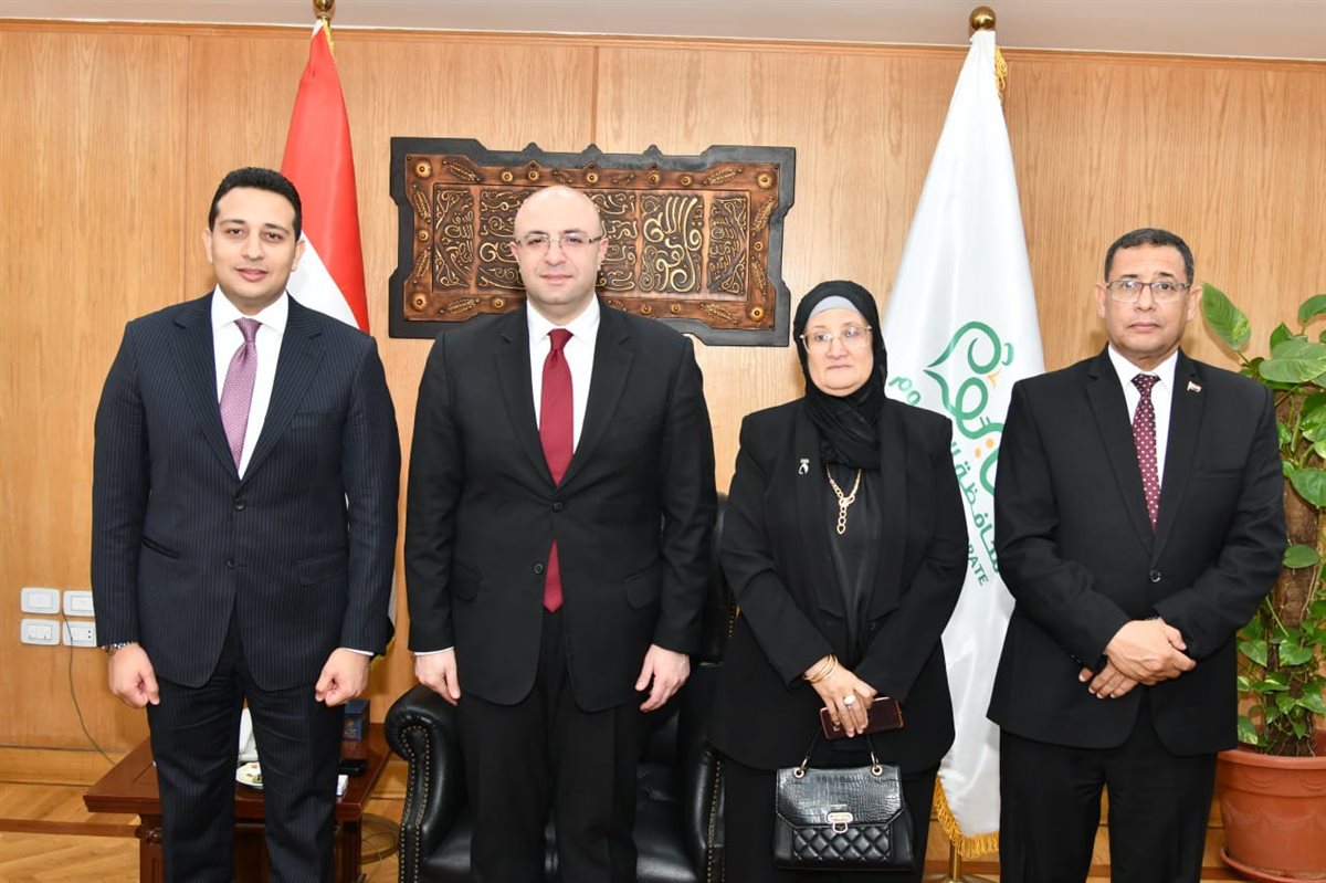 محافظ الفيوم يستقبل المهنئين بعيد الأضحى المبارك