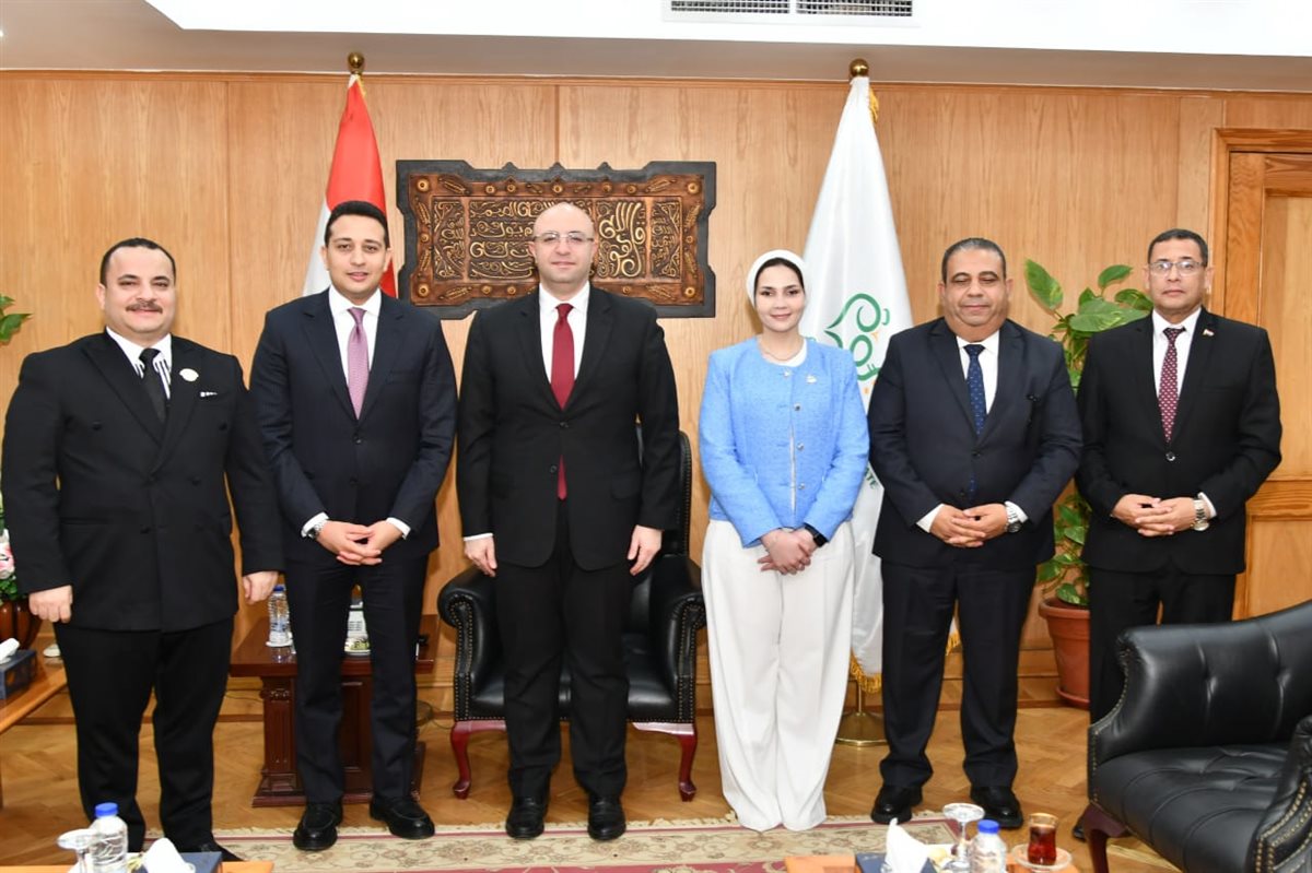محافظ الفيوم يستقبل المهنئين بعيد الأضحى المبارك