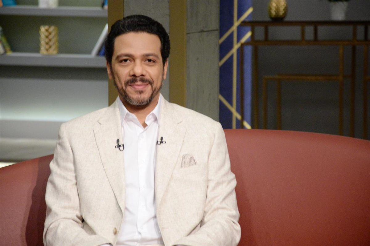 عمرو الليثي يكرم حمزة العيلي ويكشف أسراره الشخصية والفنية في حلقتين استثنائيتين من «واحد من الناس»