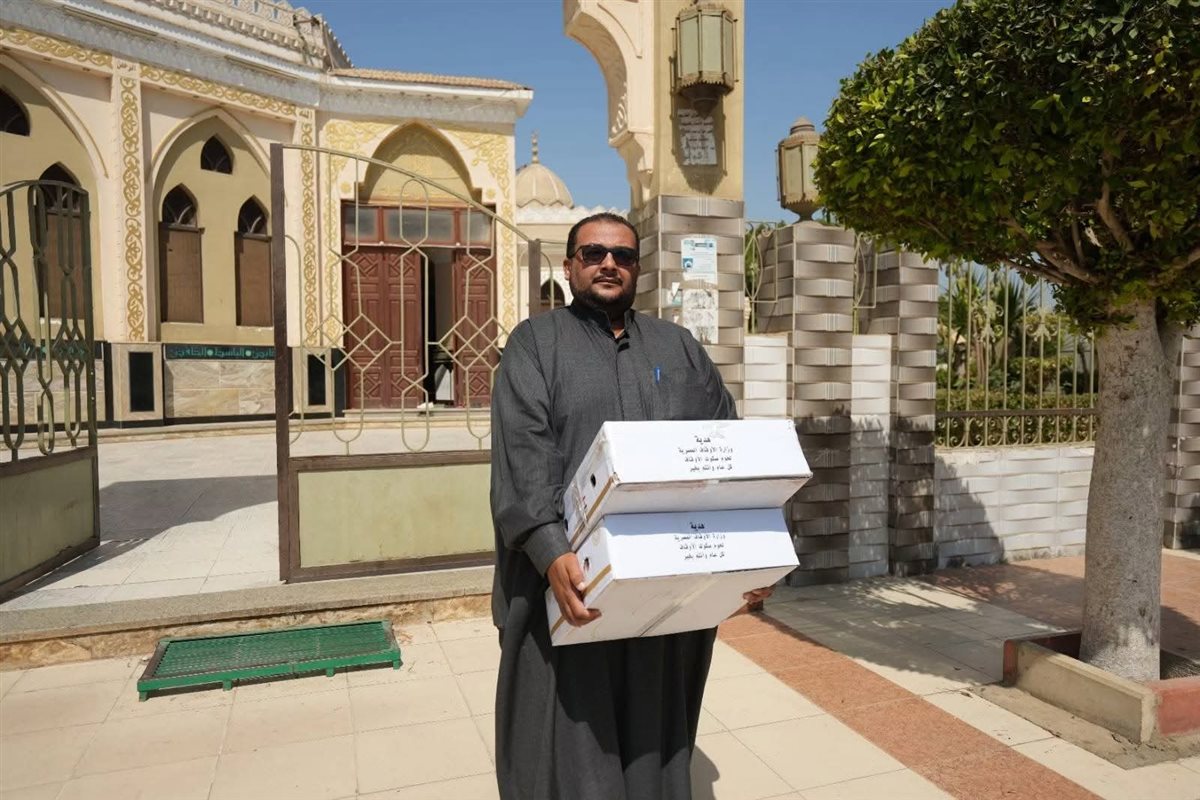 وزارة الأوقاف تسلم الدفعة الثانية من لحوم الأضاحي في 21 محافظة