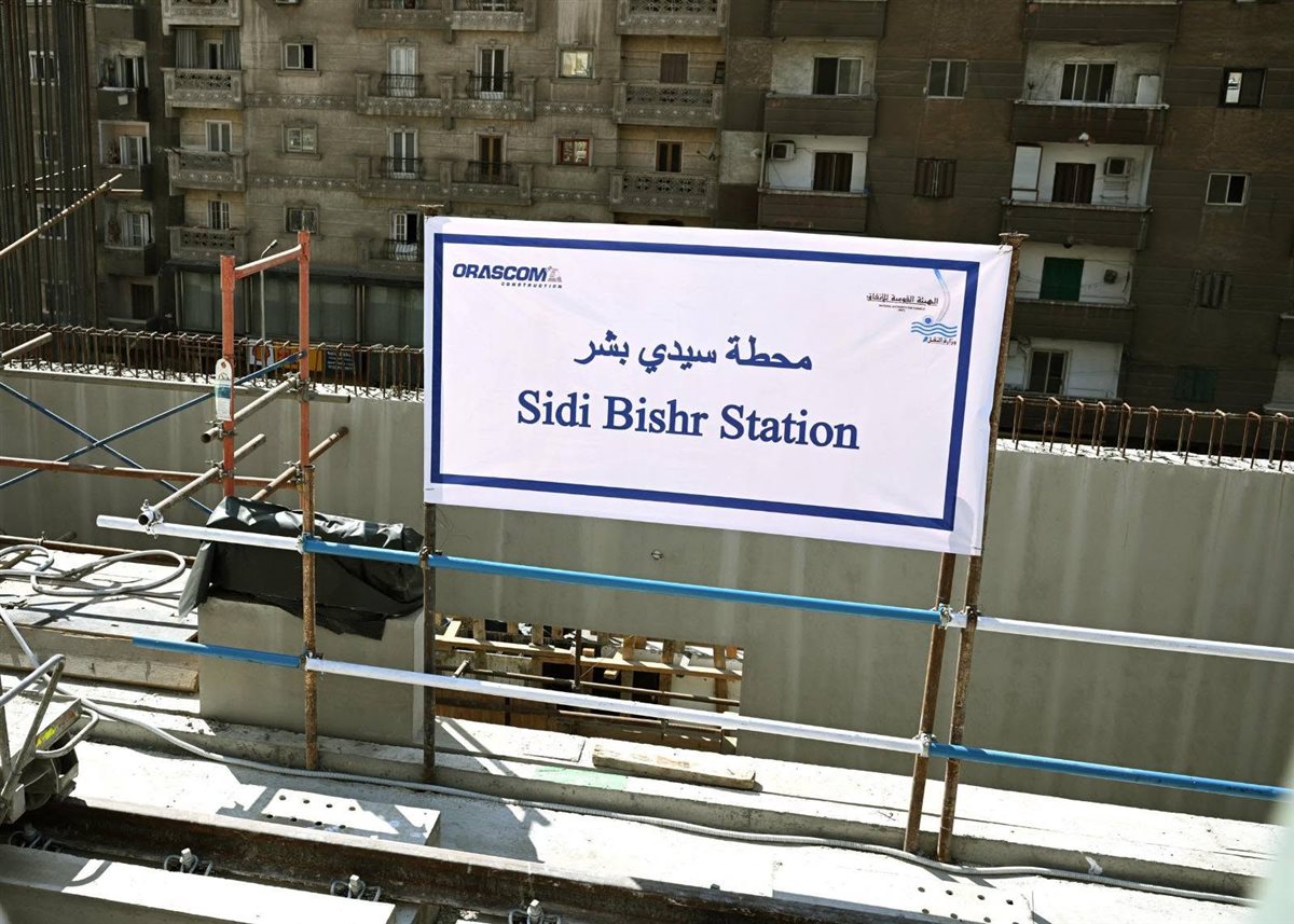 جانب من جولة رئيس الوزراء&nbsp;