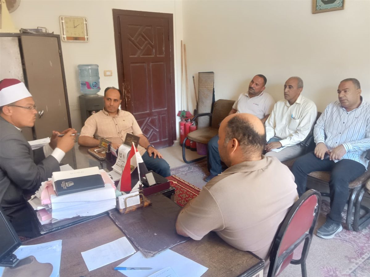 مدير الدعوة يعقد اجتماعًا مع اللجنة الفرعية لبحث شئون ملحقات المساجد
