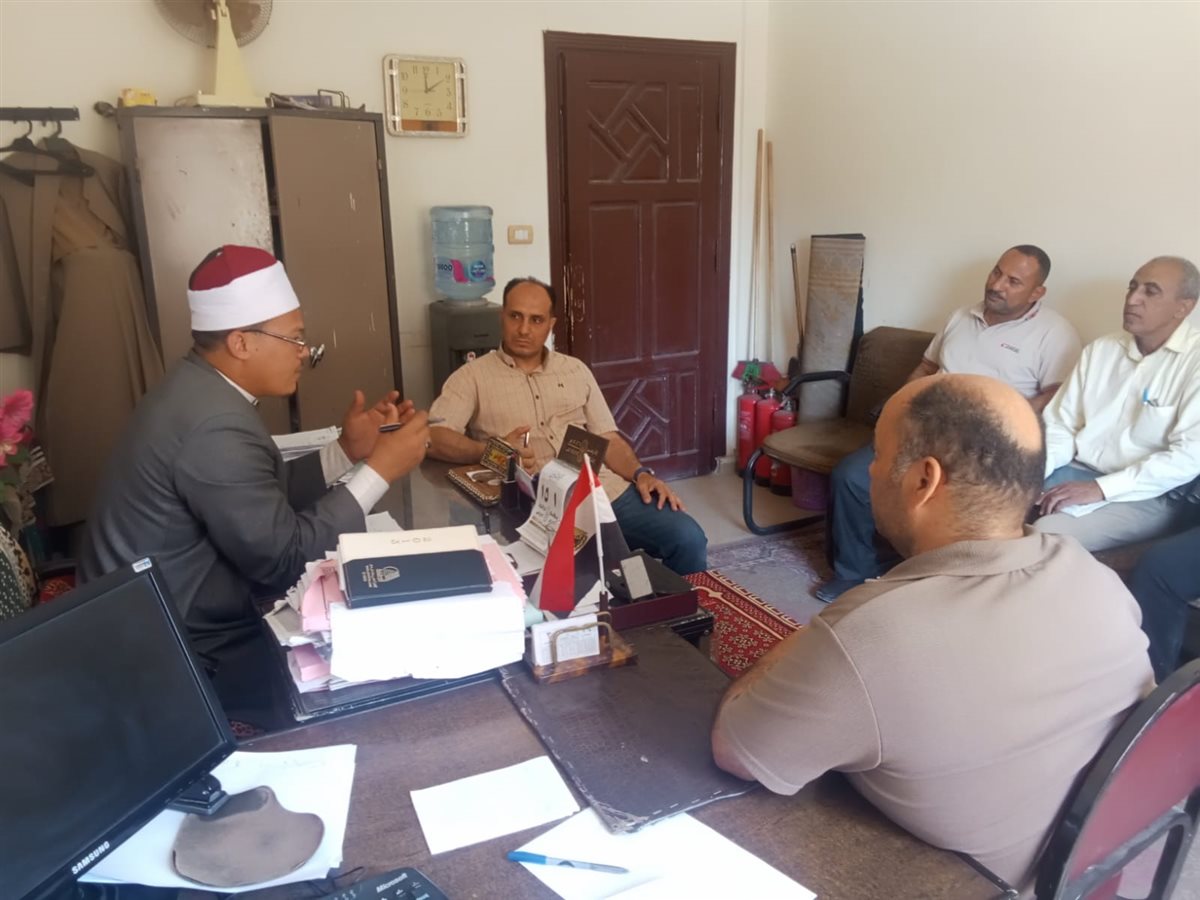 مدير الدعوة يعقد اجتماعًا مع اللجنة الفرعية لبحث شئون ملحقات المساجد