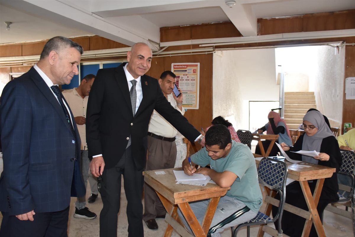 جانب من متابعة رئيس جامعة مدينة السادات للامتحانات