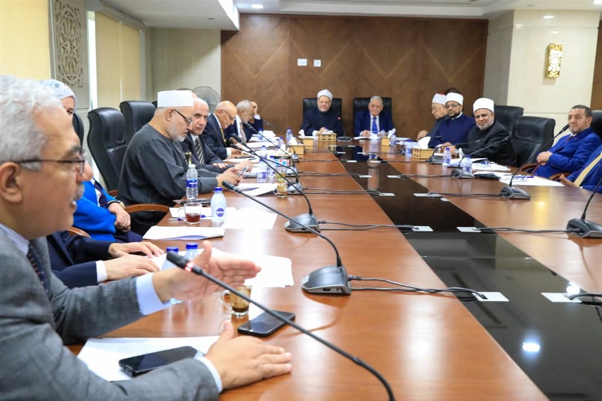 لجنة البحوث الفقهية تناقش قضايا شرعية معاصرة تتعلق بالتطبيقات الطبية الحديثة