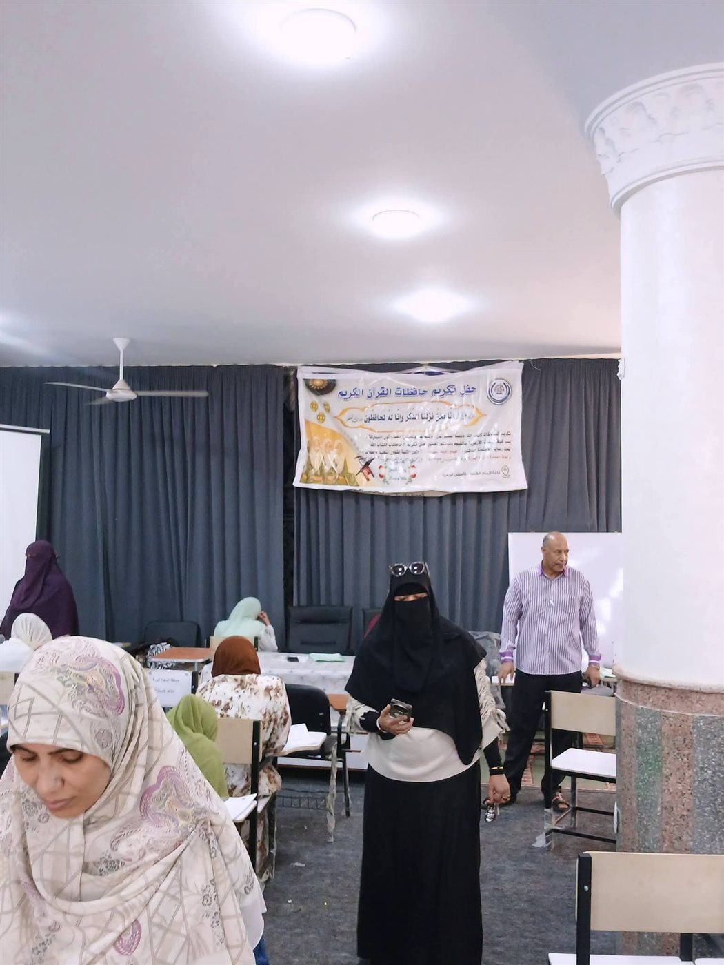 امتحانات الفصل الدراسي الثاني بكلية البنات