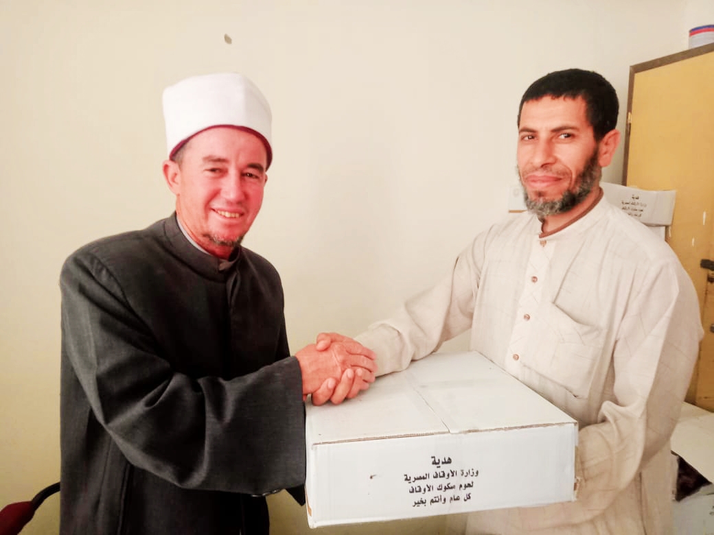 أوقاف الفيوم تسلم المضحين أنصبتهم من الأضاحي وتوجه الشكر لوزير الأوقاف