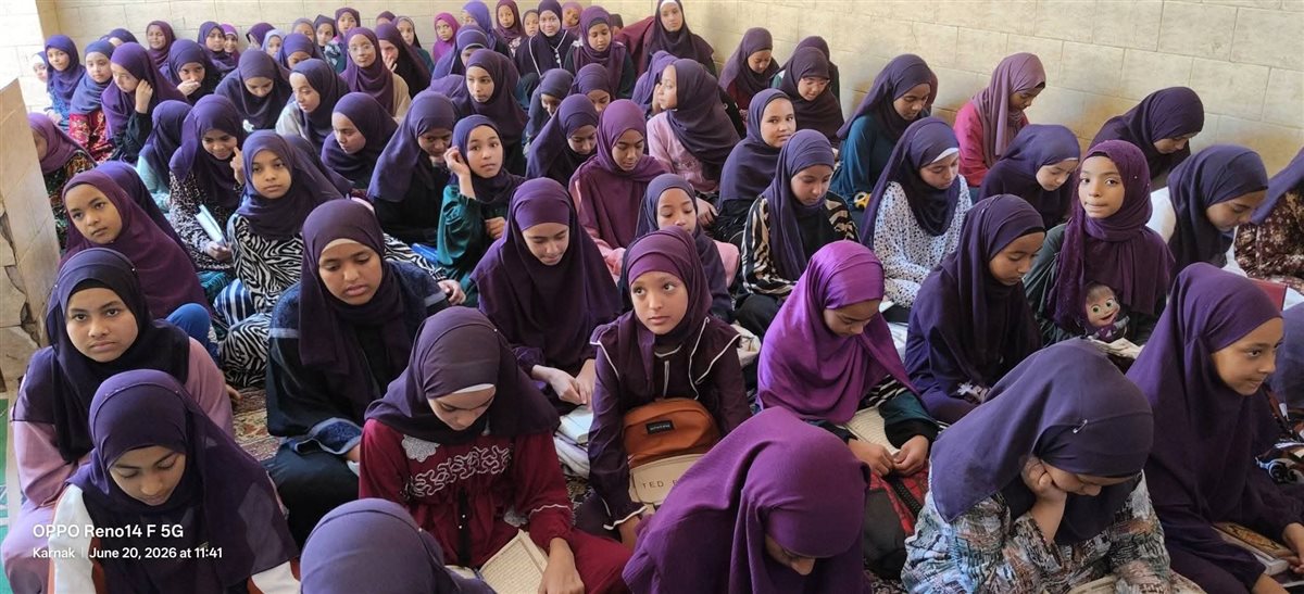 توزيع المصاحف على الكتاتيب