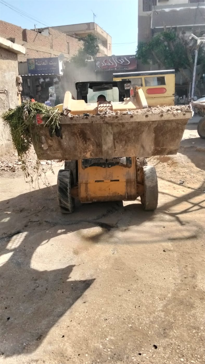 حملات مكثفة للنظافة ورفع الإشغالات وتحسين المظهر الحضاري بمركزي إطسا ويوسف الصديق