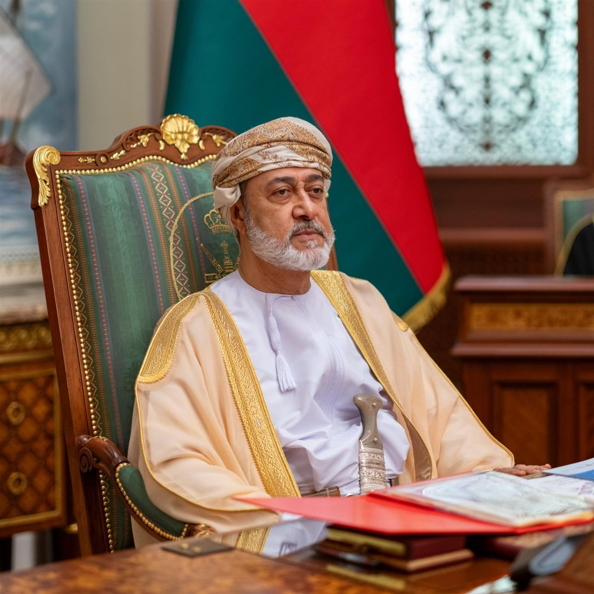 <strong>سلطان عمان هيثم بن طارق</strong>