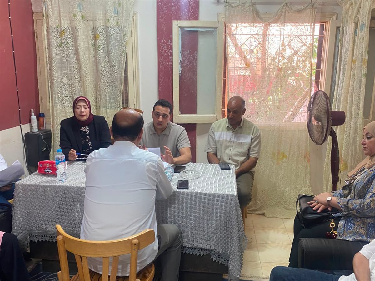 نائب محافظ الفيوم يبحث 16 طلباً وشكوى بلقاءً لخدمة المواطنين بقرية العزب