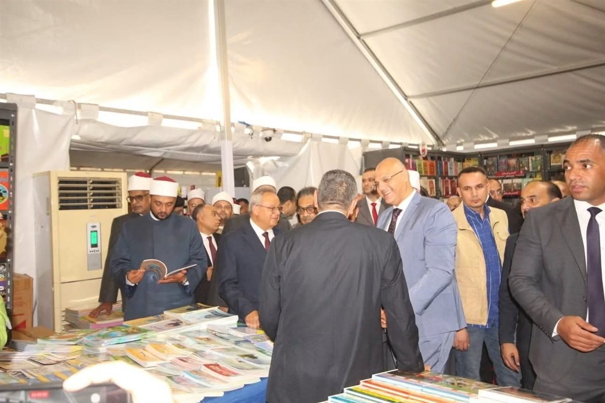 الدكتور أحمد نبوي يشارك في افتتاح معرض مكتبة الإسكندرية للكتاب