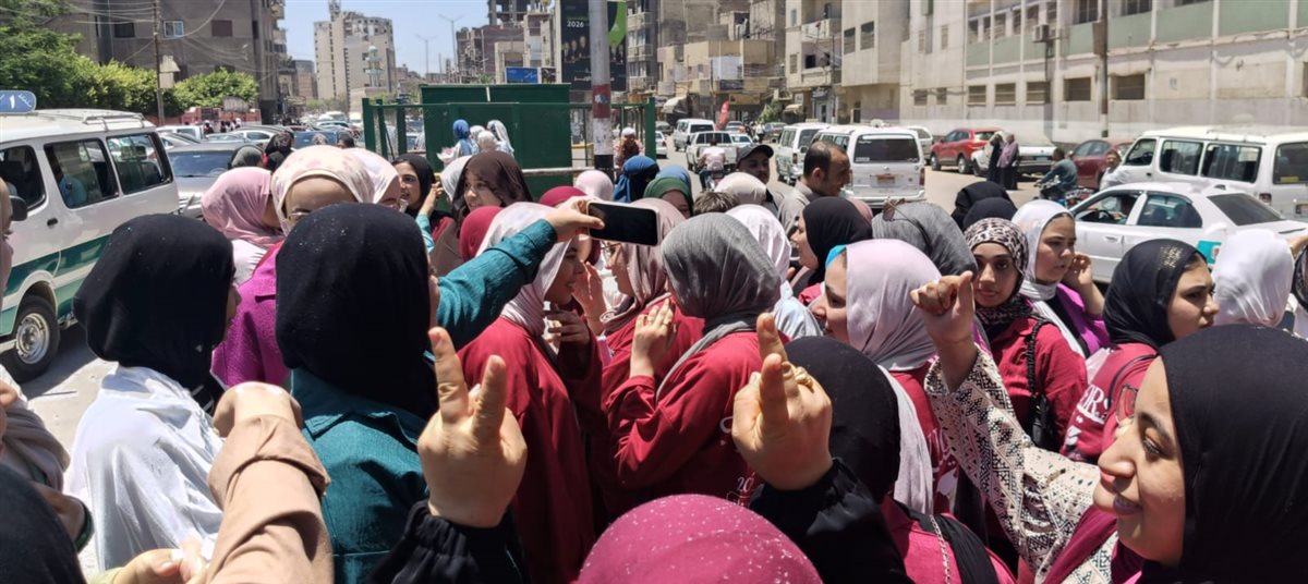 الفوم يسيطرعلى أحتفالات طلاب الثانوية العامة بالفيوم في ختام الأمتحانات