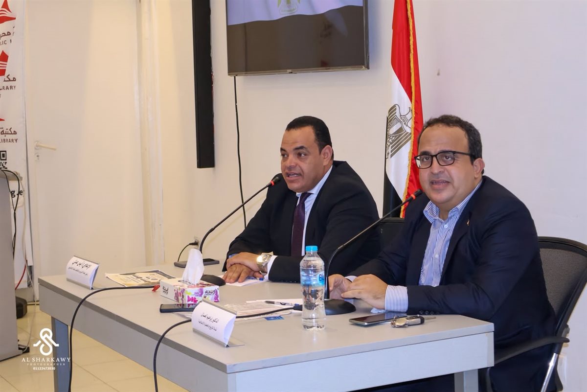 جانب من صالون الإعلام الشهري