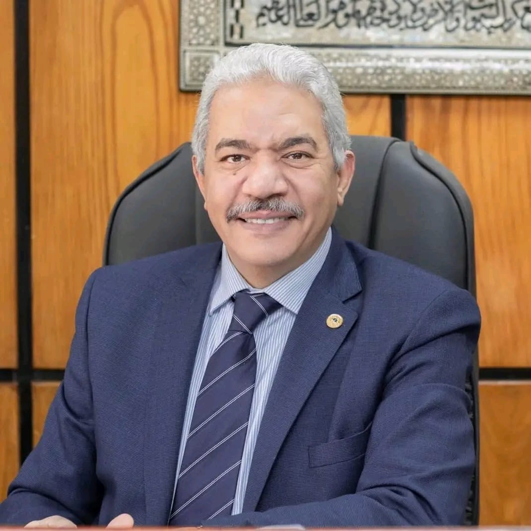الدكتور محمود صديق