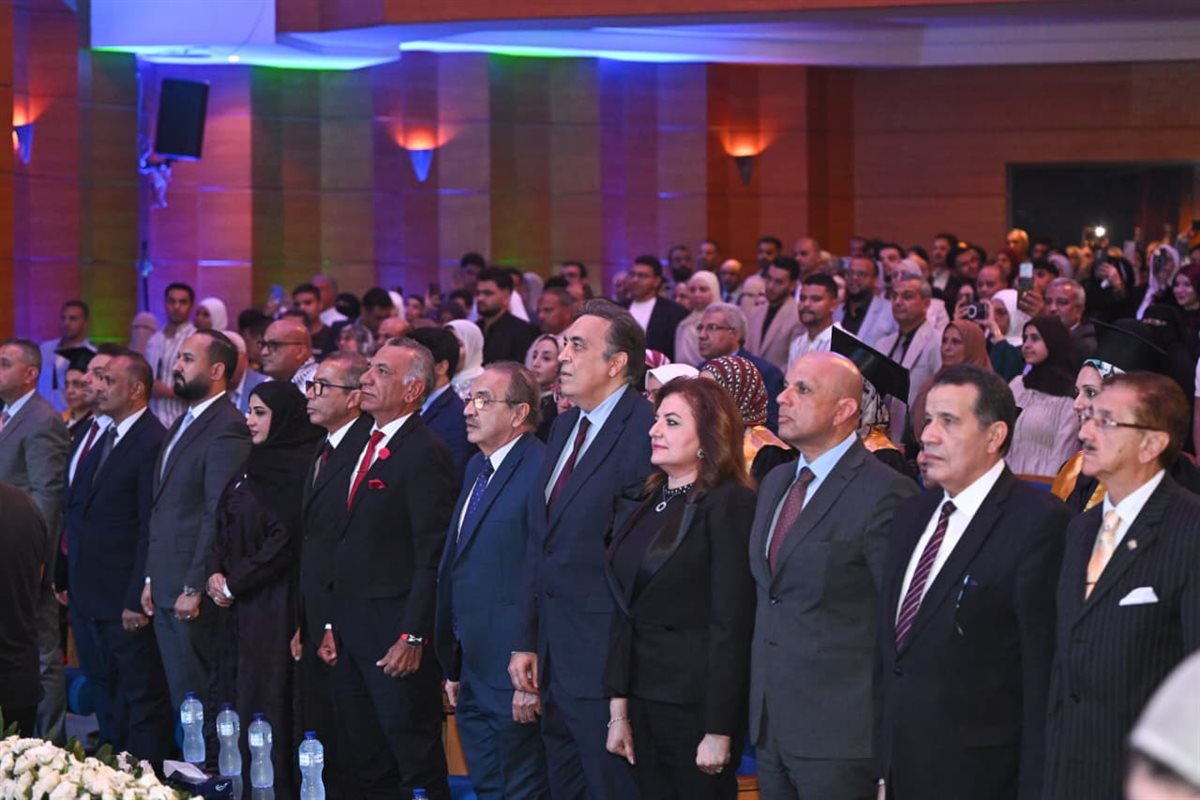 جانب من فعاليات حفل التخرج