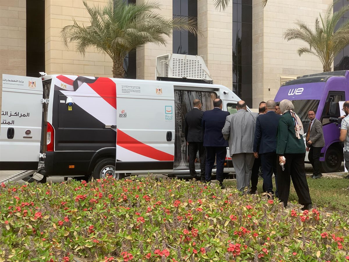 المشاط: السيارات التكنولوجية المتنقلة خطوة نوعية لتسهيل الخدمات وزارة العمل