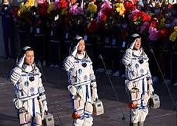 Image result for ثلاثة رواد فضاء صينيون ينطلقون إلى محطة تيانغونغ الفضائية