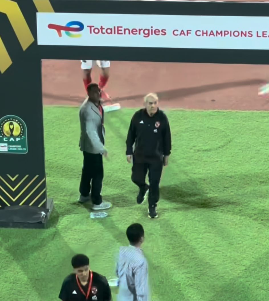 جماهير الأهلي تعتدي على كولر عقب نهاية مباراة صن داونز 