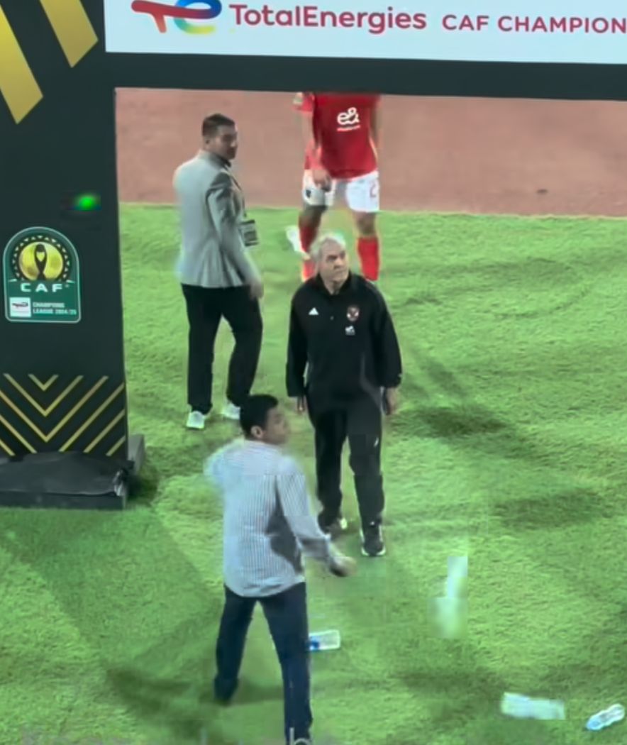 جماهير الأهلي تعتدي على كولر عقب نهاية مباراة صن داونز 