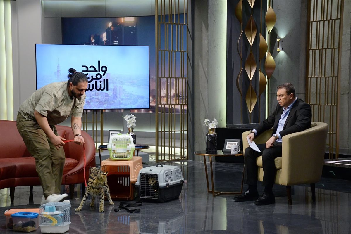 ميدو أحد أشهر مربي الحيوانات والصقور في مصر