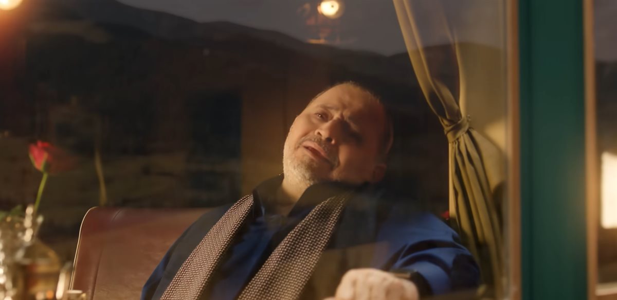 جورج وسوف في كليب طمني عالحبايب