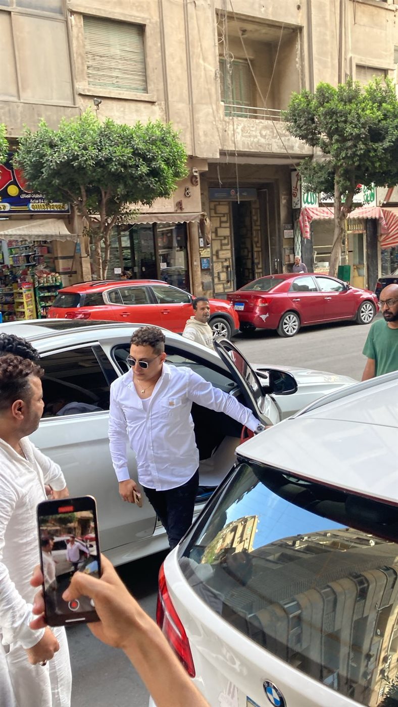 وصول رضا البحراوي إلى مقر نقابة الموسيقيين