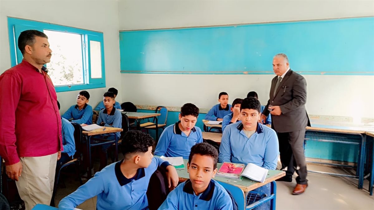 جولة ميدانية لمدير تعليم الفيوم لمتابعة المدارس