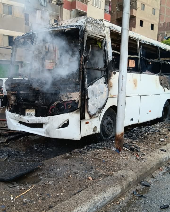 حريق هائل يلتهم أتوبيس يقل 26 راكبًا في المرج